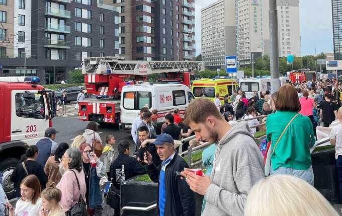 В ТЦ Гагаринский произошло задымление